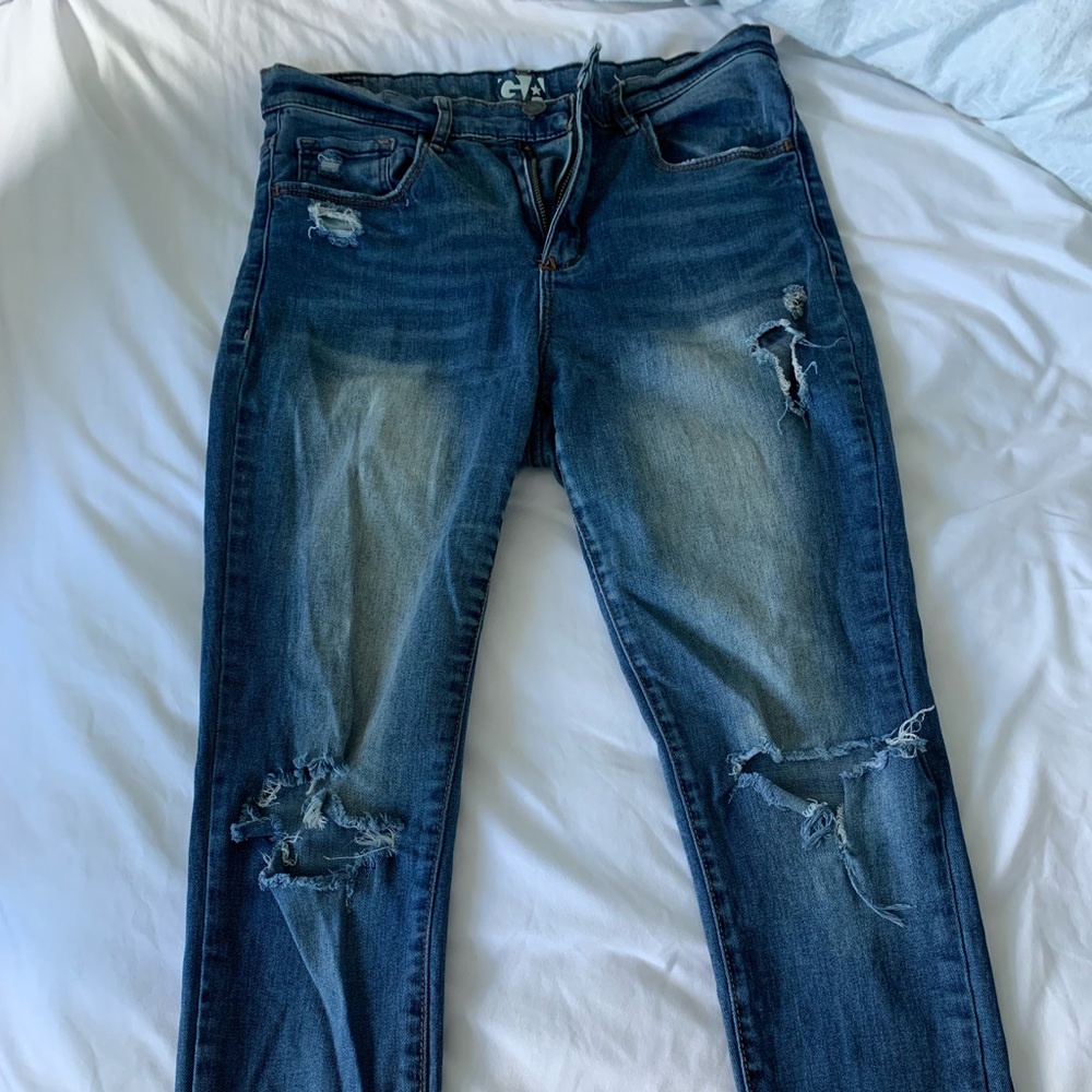 Ripped skinny jeans